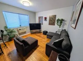 Bright 1 BR in Amazing Location