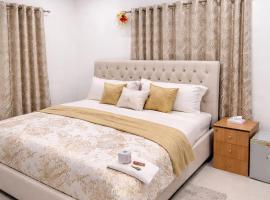 Amazing Suites Bedrooms & Kitchen, Lekki, hotel in Lagos