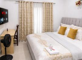 Amazing Suites Bedrooms & Kitchen, Lekki, hotel in Lagos