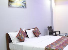 Hotel Dipak, готель у місті Himatnagar