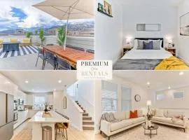 Modern 4BR Home Rooftop Patio Mountain Views