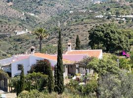 Casa Azafranes - Boutique B&B - Arenas, hotel i Arenas
