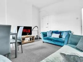 6 Bed Contractor Long term Stay Central Parking
