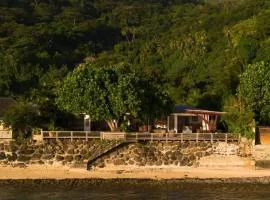 Villa Miti Vai - 3 BR 3 Bath Beachfront Villa