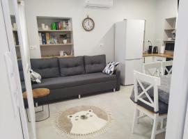 KIS Home, hotel di Loúros