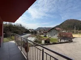 Una River View Apartment