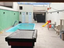 Casa com piscina em Salto