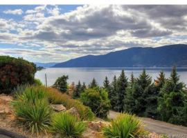 The Oasis Executive Suite، فندق في Lake Country