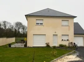 Spacious 4-Bedroom House Near Pegasus Bridge & Caen
