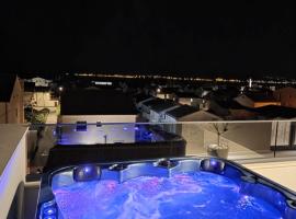 Penthouse Castel, Hotel in Kaštela