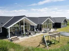 Nice Home In Ringkøbing With Sauna