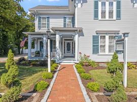 Isaiah Jones Homestead Bed and Breakfast: Sandwich şehrinde bir otel