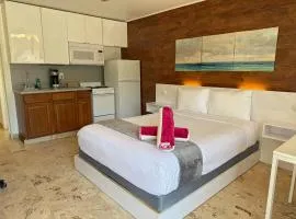 Warm and Inviting Beach Studio Near Pompano Pier Apt4