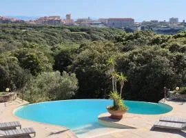 Villa A Macchia, piscine et vue sur Bonifacio