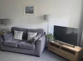 Charming, homely 2 bed flat in heart of village