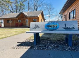 Yodeling Loon Hideaway home, hotel en Cable