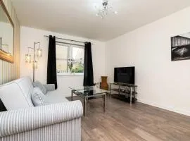 Aberdeen Spacious House - 3 Beds - Sleeps 5 with Free Parking and Fast Wi-Fi