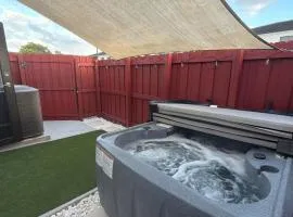 Relaxing Retreat Private Jacuzzi Patio Sleeps 12