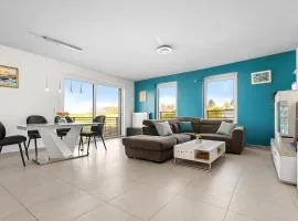 Stunning 2 bed Mamer free parking