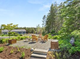 Hidden Acadia - Close to Ocean & Bass Harbor Light، فندق في Bernard