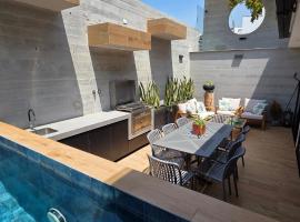 Aptm with private pool and lovely terrace a few steps from Playa Señoritas Punta Hermosa, viešbutis mieste Punta Hermosa