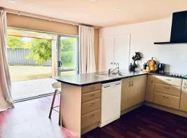 Alexandra Central Large Entire Home