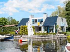 Villa in Loosdrecht with sunny balcony