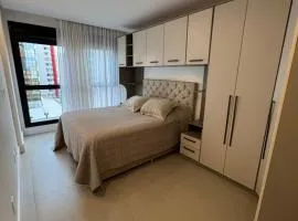Apto praia de Torres, 3 suítes! Ótima localização!