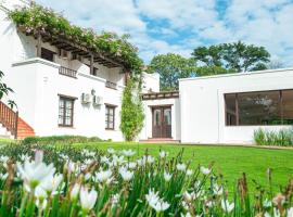 Las Moras Hotel, hotel en San Lorenzo
