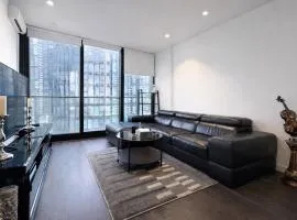 EQ Tower Luxury CBD Apartment
