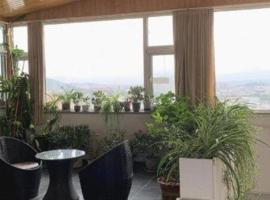 Pai Hotel Dengfeng Songshan Shaolin Temple Chonggao Road, готель у місті Dengfeng