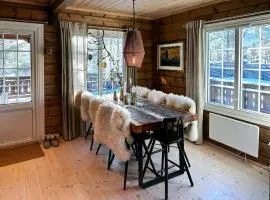 Cabin Near Lesjaskogsvatnet And National Parks