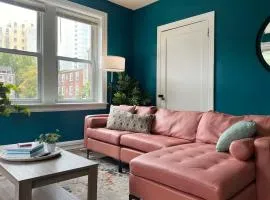 Natural Light 8 King Bed Walkable Parking