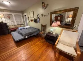 Private Room Near Airport & Beaches Fast Wi-Fi