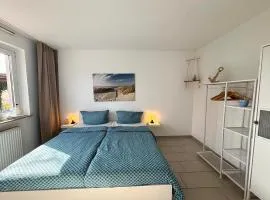 NEU eigener eingezäunter Garten - Apartmenthaus-Usedom Fam Stopp "Kajüte 1" Hunde willkommen & Ostsee zum greifen nah