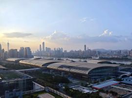 琶心 高空城景公寓 Paxin High-Altitude City View Apartment- Pazhou Station -Line8 and Line11 - few minutes' walk to Canton Exhibition Center, hotelli Guangzhoussa