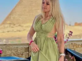 Montu pyramids hills