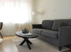 Zentral gelegene Wohnung im Erdgeschoss für 3 Personen - Küche, Waschmaschine, zwei Schlafzimmer