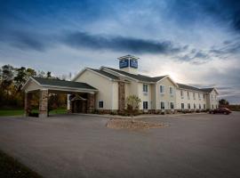 Cobblestone Hotel & Suites - Knoxville: Knoxville şehrinde bir otoparklı otel