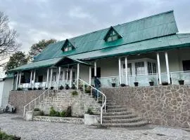 Executive 2Bedroom Family Apartments with Play Area - FIRHILL RESORT MURREE