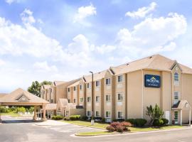 Microtel Inn & Suites Claremore Route 66, hotel in Claremore