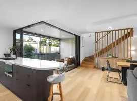 Azure Townhouse - Spacious Luxe 3BR With PS4