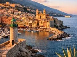 Superbe Triplex Hyper Centre Bastia proche musée