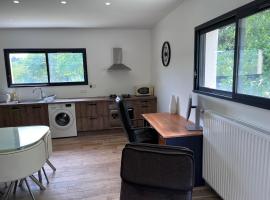 Appartement indépendant au calme โรงแรมในลิมงเนต์