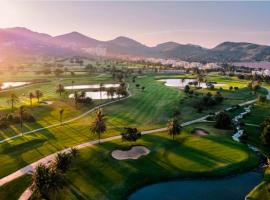 Dúplex de lujo en El Campo De Golf, La Manga Club, Hotel in Atamaría