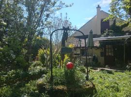 Magical Cottage with Garden, hotel en Villiers-sur-Seine