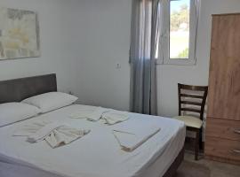 GIANNIS-KLEOPATRA HOUSE 1, מלון בKerames