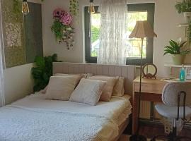 LOVELY ROOM in Rose resort, Ljubljana, hotel u Ljubljani