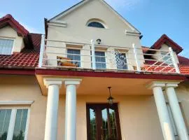 Dworek Zielone Wzgórza Premium