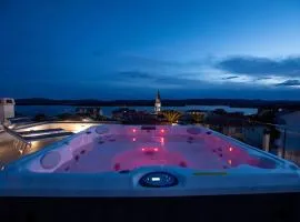 APARTMENT 3 Villa Stella Deluxe with a heated swimming pool, jacuzzi, sauna and BBQ
